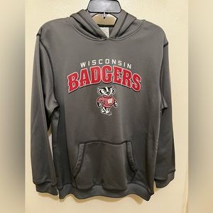 Wisconsin Badgers hooded pullover- Youth XL